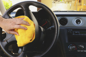  Cómo limpiar el interior del coche.