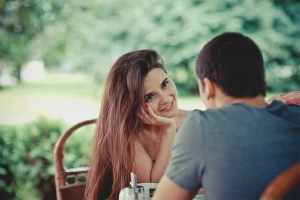  Cómo comunicarse con la chica para enamorarse.