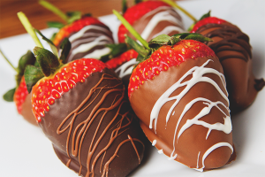  Cómo hacer fresas en chocolate.