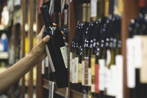  Cómo elegir un buen vino en la tienda.