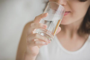  Después de cuánto después de una comida puedes beber agua.